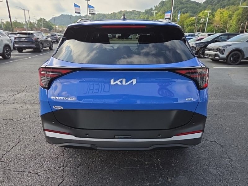 Certified 2026 Kia Sportage EX w/ EX Panorama Roof Package AWD/4WD image 6