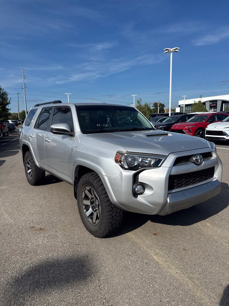 Used 2019 Toyota 4Runner TRD Off-Road AWD/4WD image 4