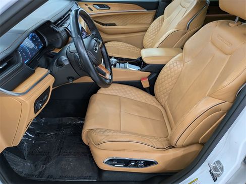 Used 2021 Jeep Grand Cherokee L Summit image 14