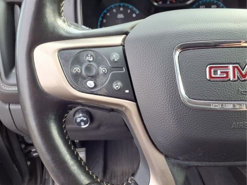 Certified 2022 GMC Canyon Denali w/ Denali Black Edition Package AWD/4WD image 10
