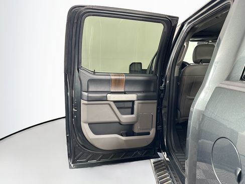 Used 2015 Ford F150 Lariat w/ Equipment Group 501A Mid AWD/4WD image 27