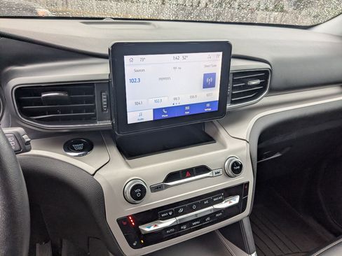 Used 2023 Ford Explorer XLT w/ Equipment Group 202A image 19