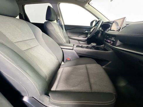 Used 2024 Nissan Rogue SV FWD image 31