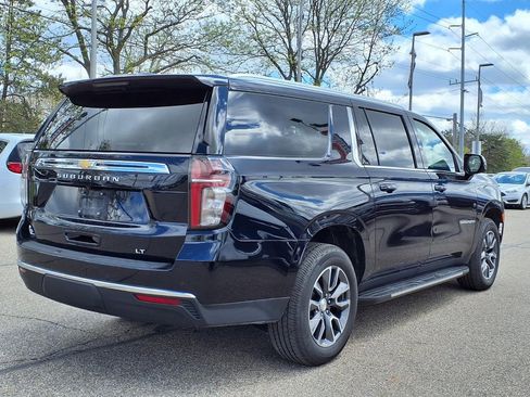 Used 2023 Chevrolet Suburban LT w/ LT Signature Package AWD/4WD image 5