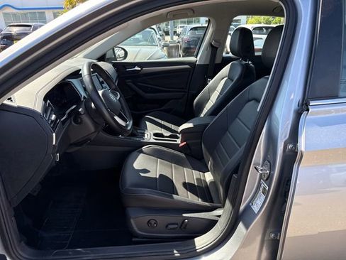 Used 2024 Volkswagen Jetta SE FWD image 14