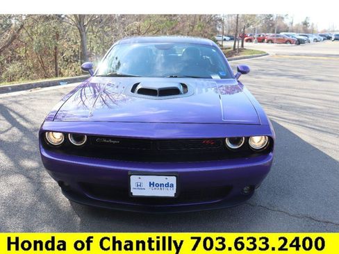Used 2016 Dodge Challenger R/T image 2