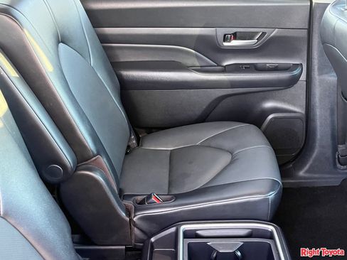Certified 2025 Toyota Grand Highlander FWD image 15