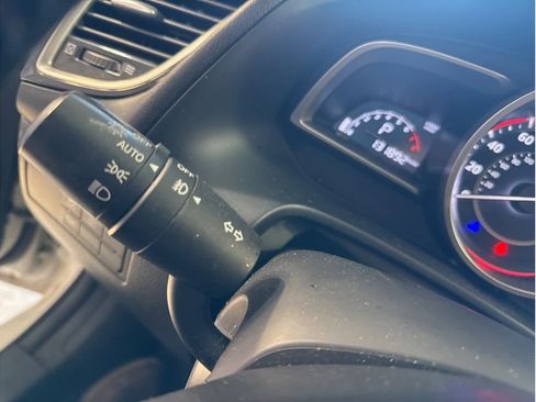 Used 2016 MAZDA MAZDA3 i Touring w/ Popular Equipment Package image 27