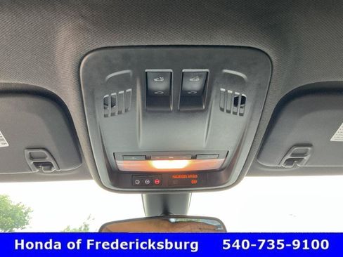 Used 2019 Chevrolet Cruze Diesel w/ Sun And Sound Package FWD image 38