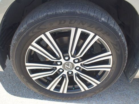 Used 2024 Lexus LX 600 4WD w/ Luxury Package image 26