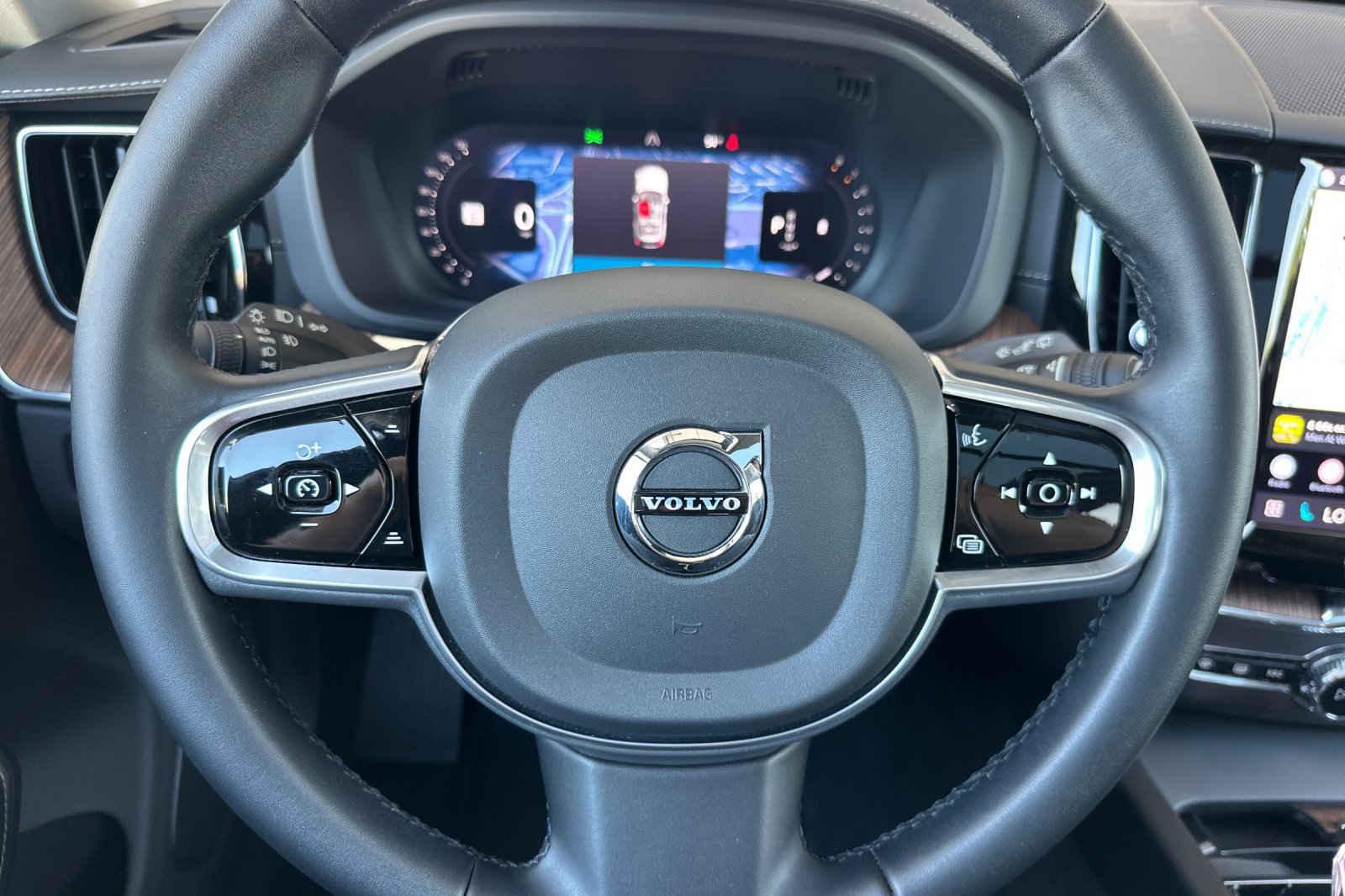 Used 2023 Volvo XC60 B5 Ultimate w/ Protection Package Premier AWD/4WD image 27