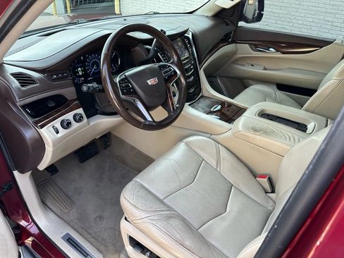 Used 2016 Cadillac Escalade ESV Luxury image 12