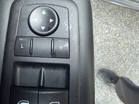 Used 2020 Jeep Grand Cherokee Altitude AWD/4WD image 19