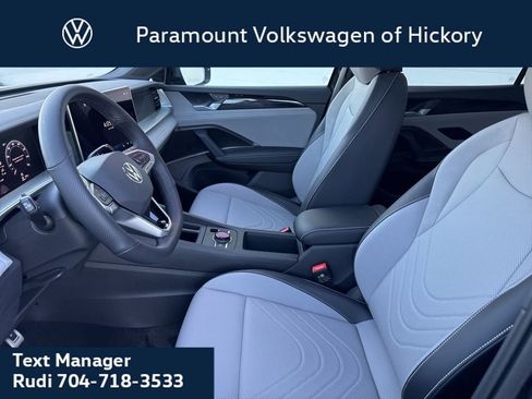 New 2026 Volkswagen Tiguan SE R-Line FWD image 22