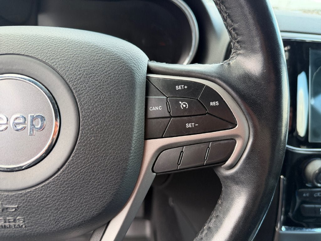 Used 2020 Jeep Grand Cherokee Laredo w/ Quick Order Package 2BN North AWD/4WD image 17
