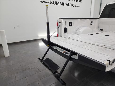 Used 2017 Ford F250 Lariat w/ Lariat Ultimate Package image 33