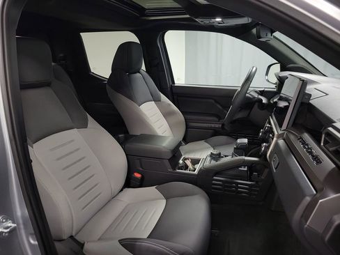 Used 2024 Toyota Tacoma TRD Off-Road w/ TRD Off Road Upgrade Package image 28