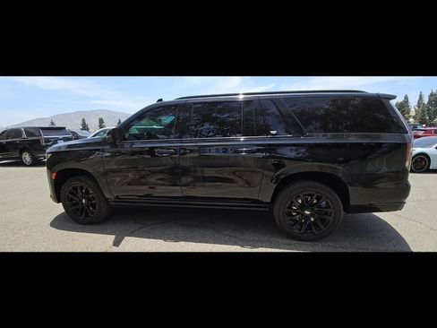 Used 2023 Cadillac Escalade ESV Sport Platinum w/ LPO, ONYX Package AWD/4WD image 8