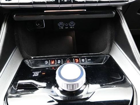 Certified 2024 Jeep Wagoneer Series II AWD/4WD image 45