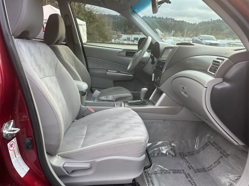 Used 2010 Subaru Forester 2.5X image 13