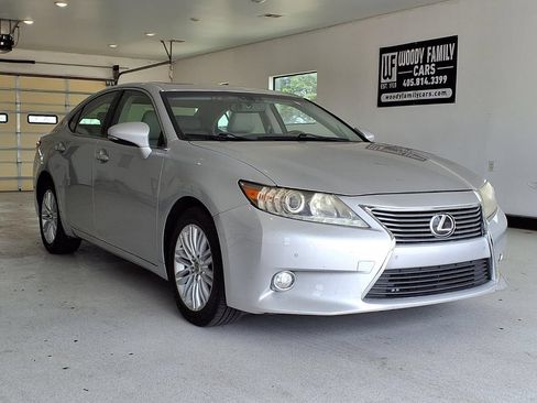 Used 2013 Lexus ES 350 w/ Luxury Pkg FWD image 3