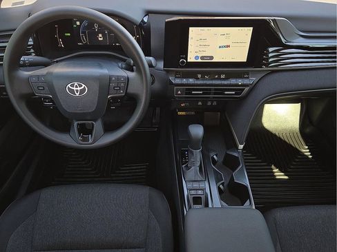 Used 2026 Toyota Camry LE image 11
