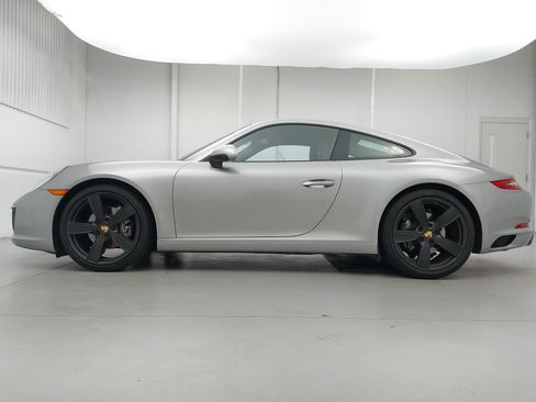 Certified 2018 Porsche 911 Carrera RWD image 2