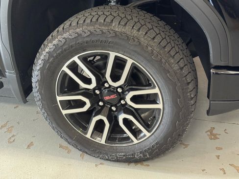 New 2026 GMC Sierra 1500 AT4 w/ AT4 Premium Package AWD/4WD image 4