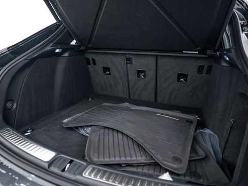 Certified 2026 Porsche Macan AWD/4WD image 27