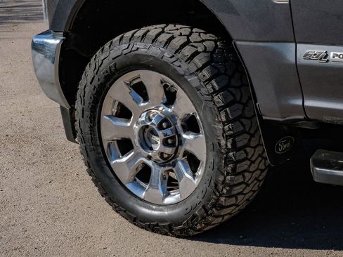 Used 2019 Ford F350 Lariat w/ Chrome Package image 58