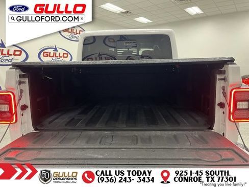 Used 2023 Jeep Gladiator Overland w/ Popular Equipment Package AWD/4WD image 10