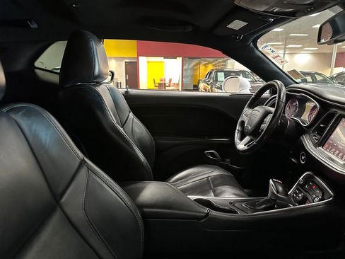 Used 2016 Dodge Challenger SXT Plus image 27