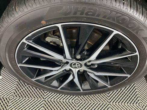 Used 2023 Toyota Camry SE image 9