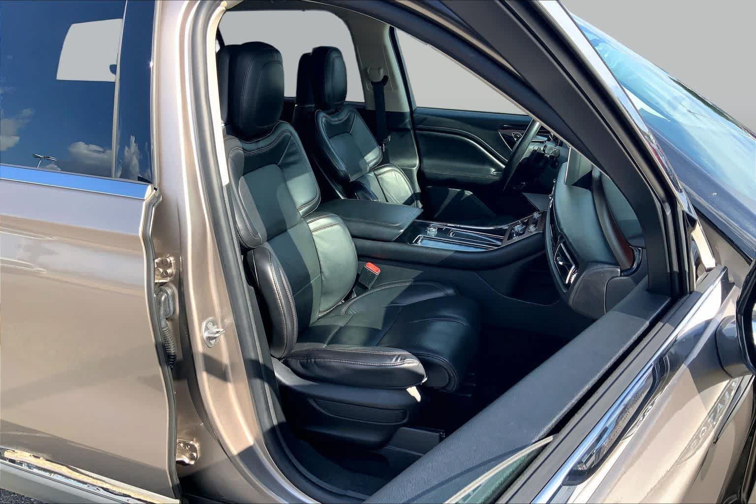 Used 2020 Lincoln Aviator Reserve w/ Equipment Group 201A RWD image 9
