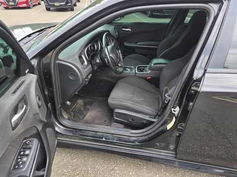 Used 2018 Dodge Charger R/T Scat Pack RWD image 9