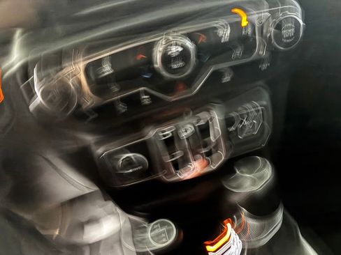 Used 2021 Jeep Wrangler Unlimited Sport AWD/4WD image 19