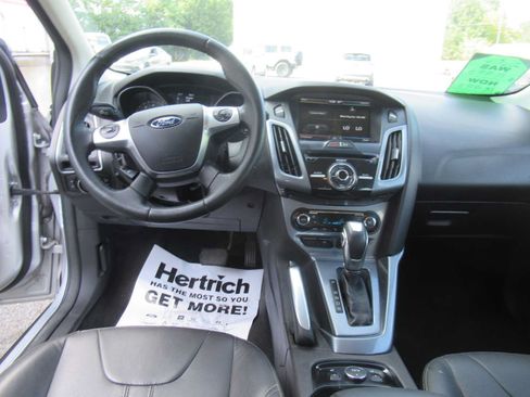 Used 2014 Ford Focus Titanium FWD image 18