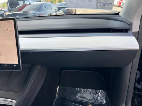 Used 2023 Tesla Model Y 2WD image 70