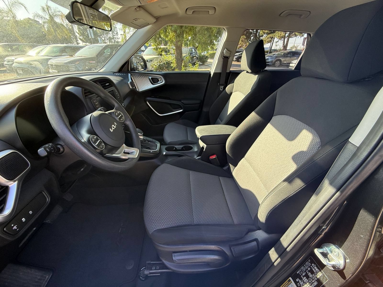 Used 2025 Kia Soul LX w/ LX Technology Package FWD image 22