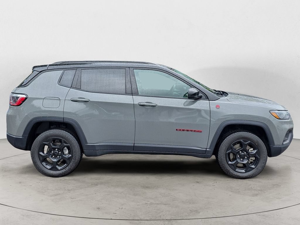 Used 2024 Jeep Compass Trailhawk AWD/4WD image 4