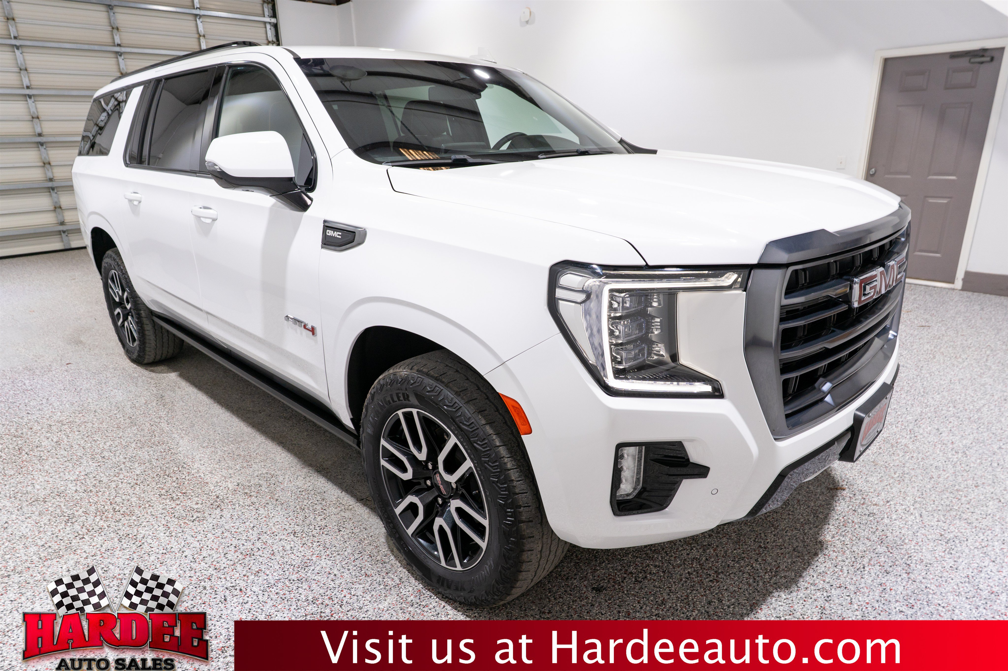 Used 2023 GMC Yukon XL AT4 AWD/4WD image 6