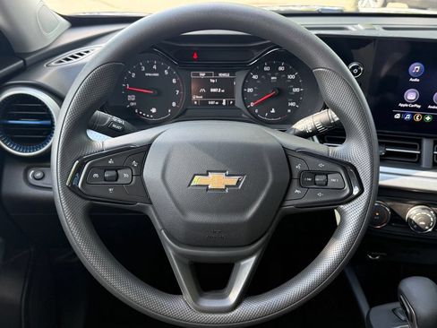 Used 2024 Chevrolet Trax LS w/ Driver Confidence Package FWD image 16
