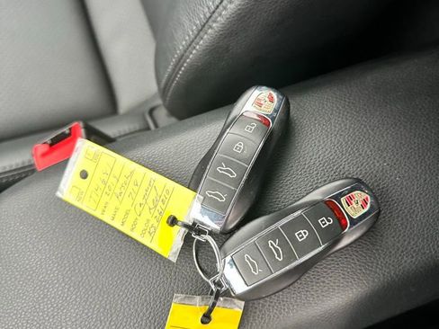 Used 2019 Porsche 718 Cayman image 31