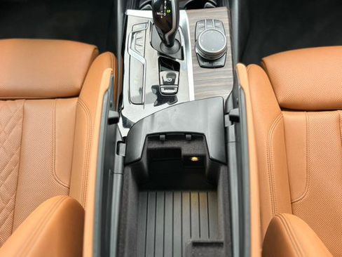 Used 2022 BMW 530i xDrive 530i xDrive Sedan w/ Convenience Package image 15