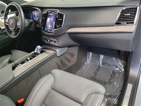 Certified 2024 Volvo XC90 B6 Ultimate w/ Lounge Package image 22