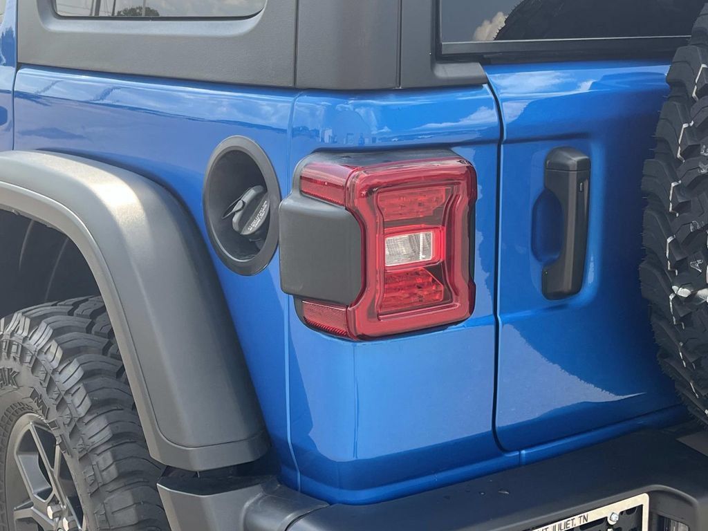 Used 2026 Jeep Wrangler Unlimited Sport AWD/4WD image 10