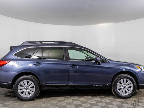 Used 2017 Subaru Outback 2.5i Premium image 16