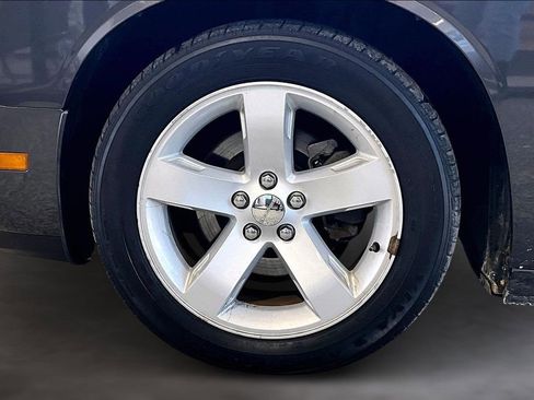 Used 2013 Dodge Challenger SXT Plus image 10