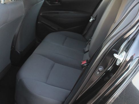Used 2022 Toyota Corolla LE FWD image 17