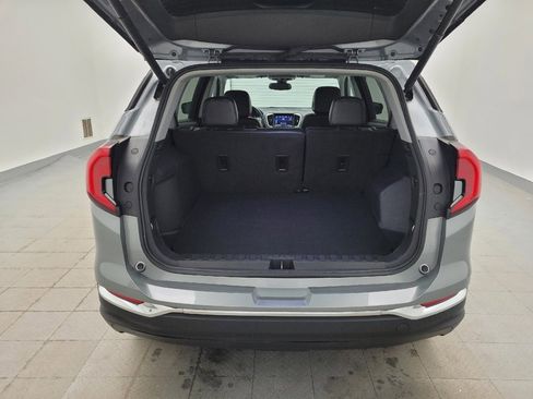 Used 2024 GMC Terrain SLT image 29